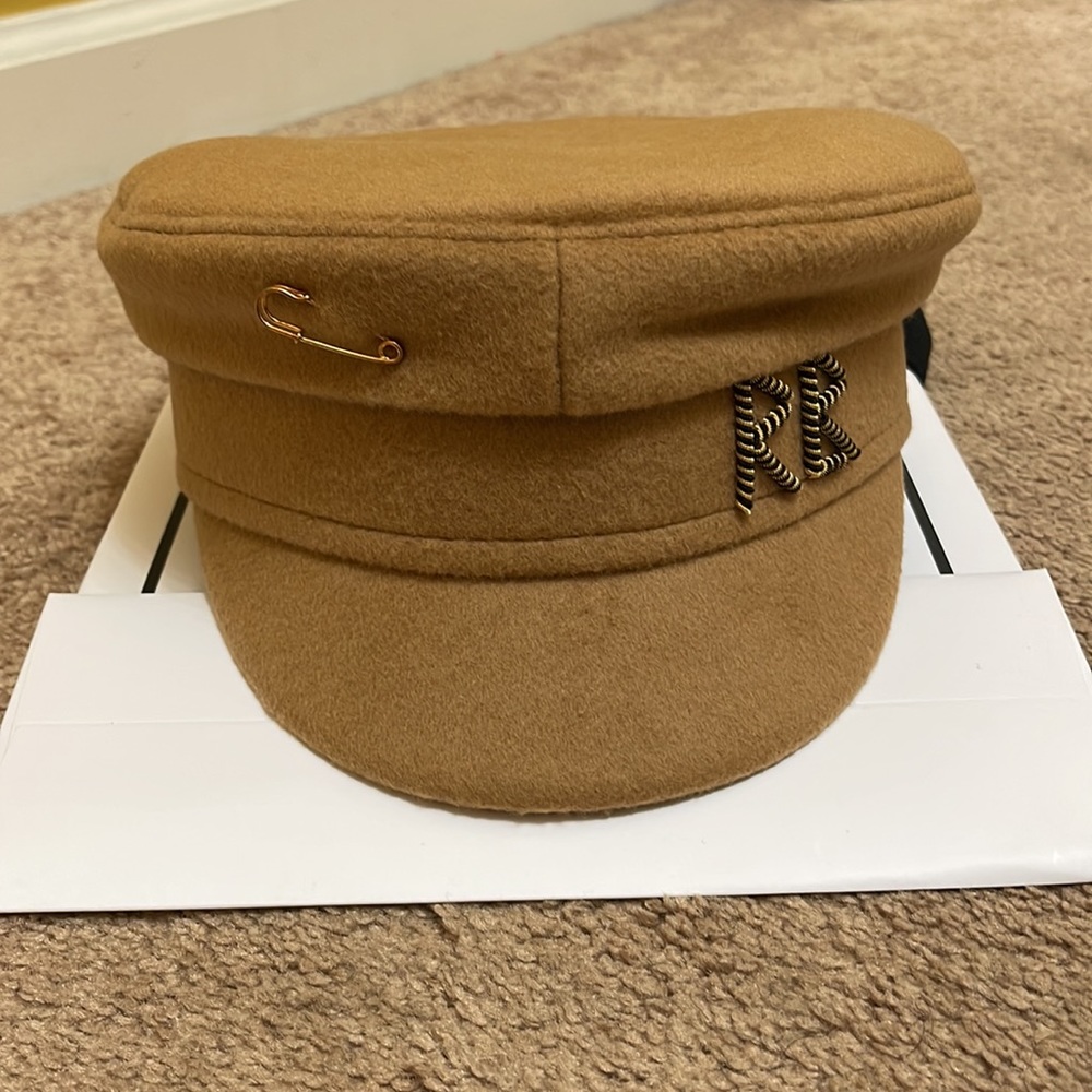 New in box beige RUSLAN BAGINSKIY Baker Boy Hat size medium